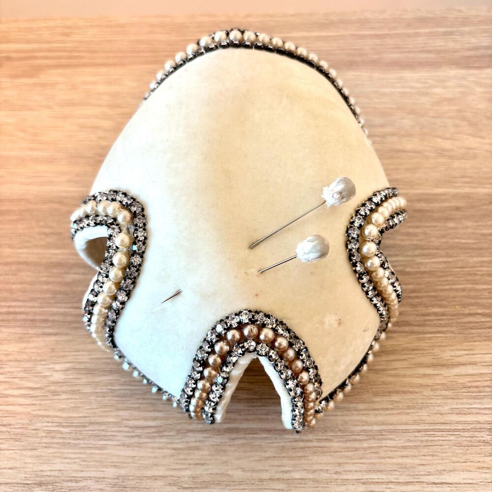 Antique/Vintage 1920s Cloche Hat | Ivory Velvet Pearl & Rhinestone Flapper Hat